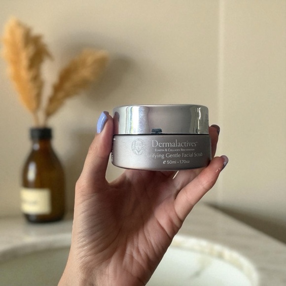 Dermalactives Other - Dermalactives PURIFYING GENTLE FACIAL SCRUB 50 ml